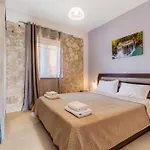 Gkountis Stone 4 * Lefkáda